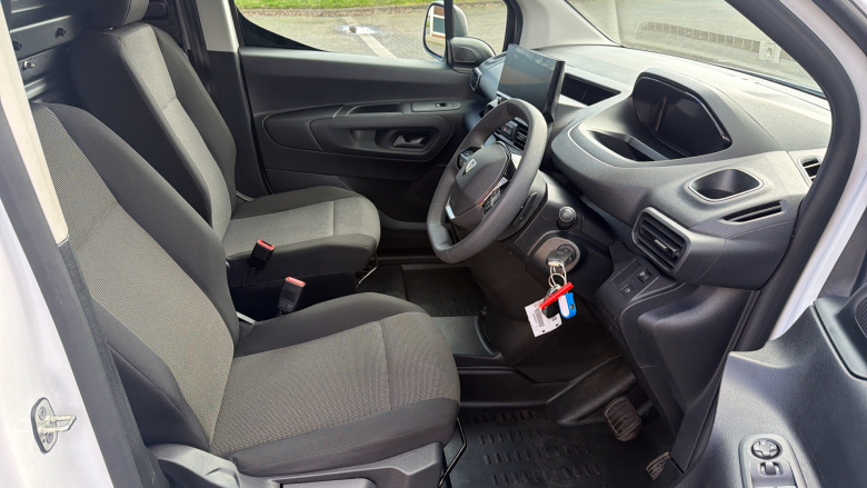 Peugeot Partner Standard Diesel 1.5 BlueHDi 130 Professional Van EAT8